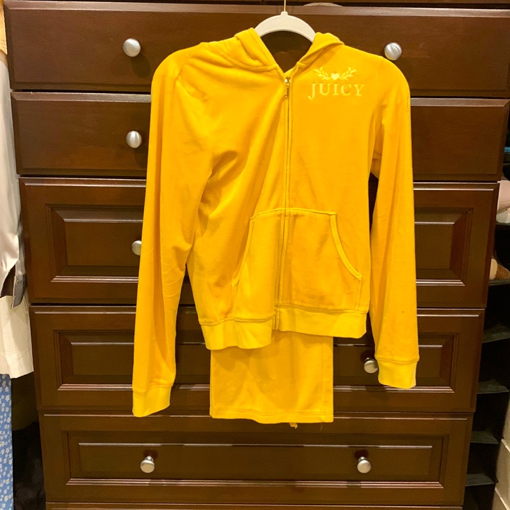 Juicy couture velour sweat suit